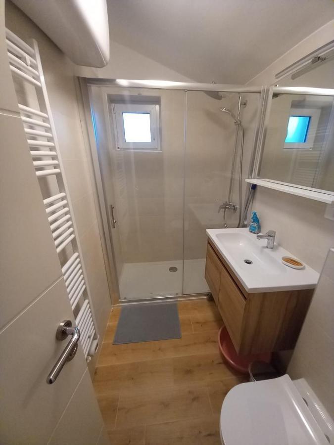 Apartmani Luni Premantura Buitenkant foto