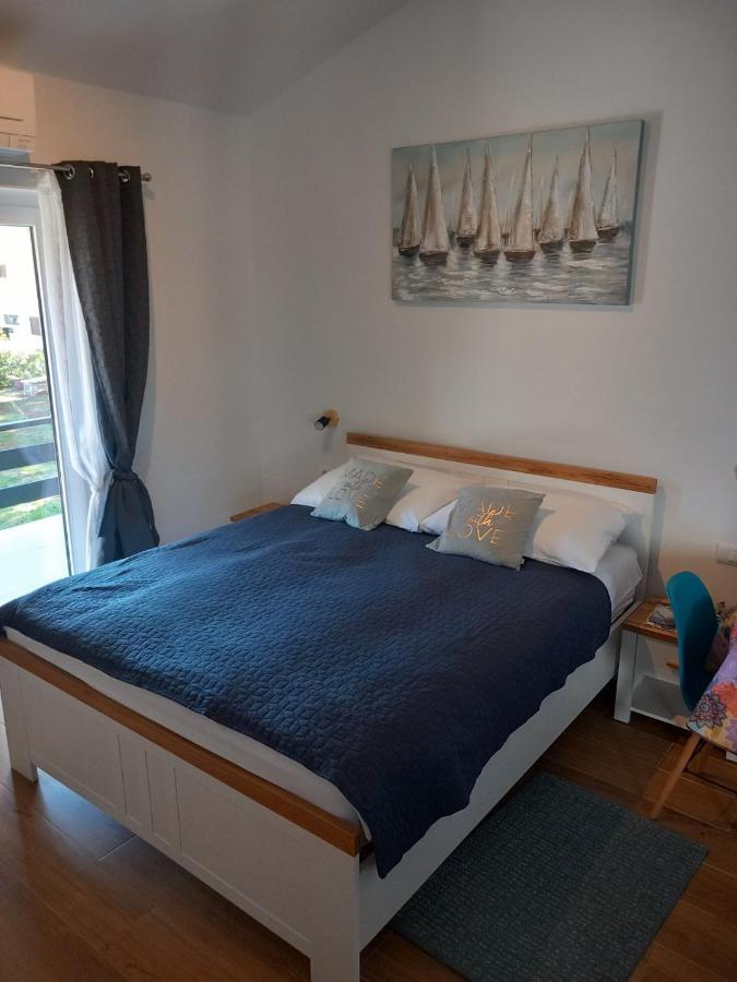 Apartmani Luni Premantura Buitenkant foto